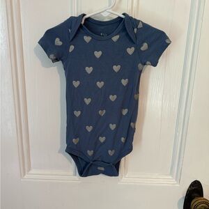 Kyte BABY, steel heart short sleeve onesie